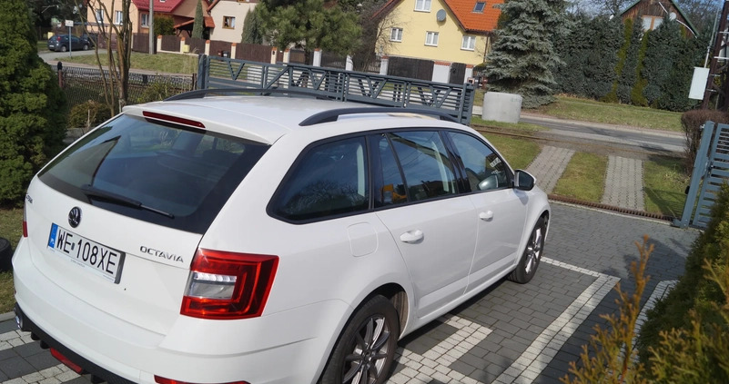 Skoda Octavia cena 44500 przebieg: 172880, rok produkcji 2019 z Sosnowiec małe 781